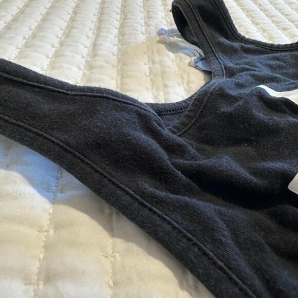Adidas Sports Bra Black White Logo Sleeveless Workout Top No Lining Sz S Small - Picture 11 of 12
